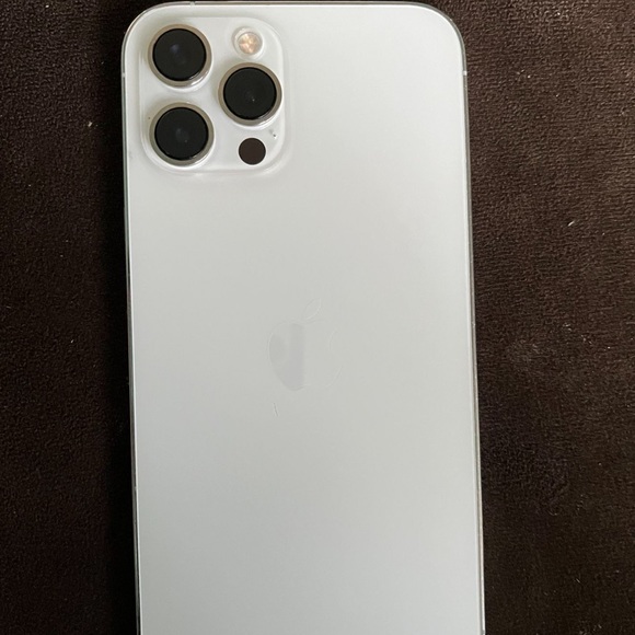 iPhone 12 Pro max - Picture 2 of 7